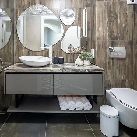 Romari Apartment Таманська 12 アパート