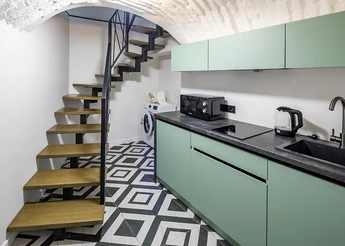 Romari таманська 12 לבוב